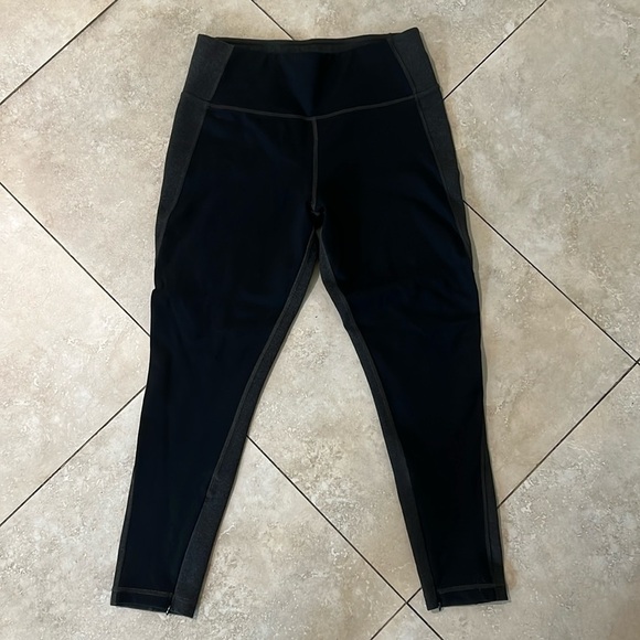GAP sculpt ponte leggings, gray and black size medium. - Picture 3 of 10